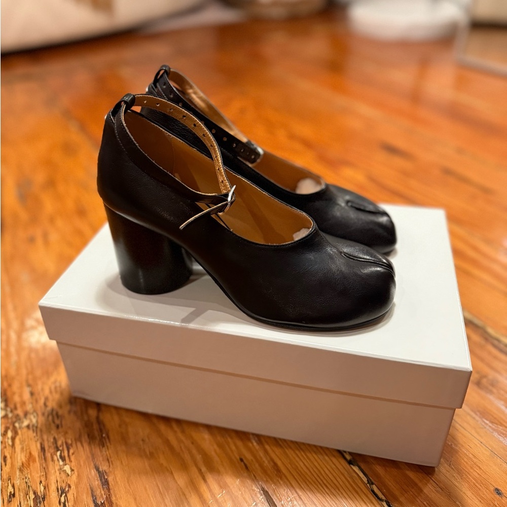 MAISON MARGIELA Black Tabi Leather Heels